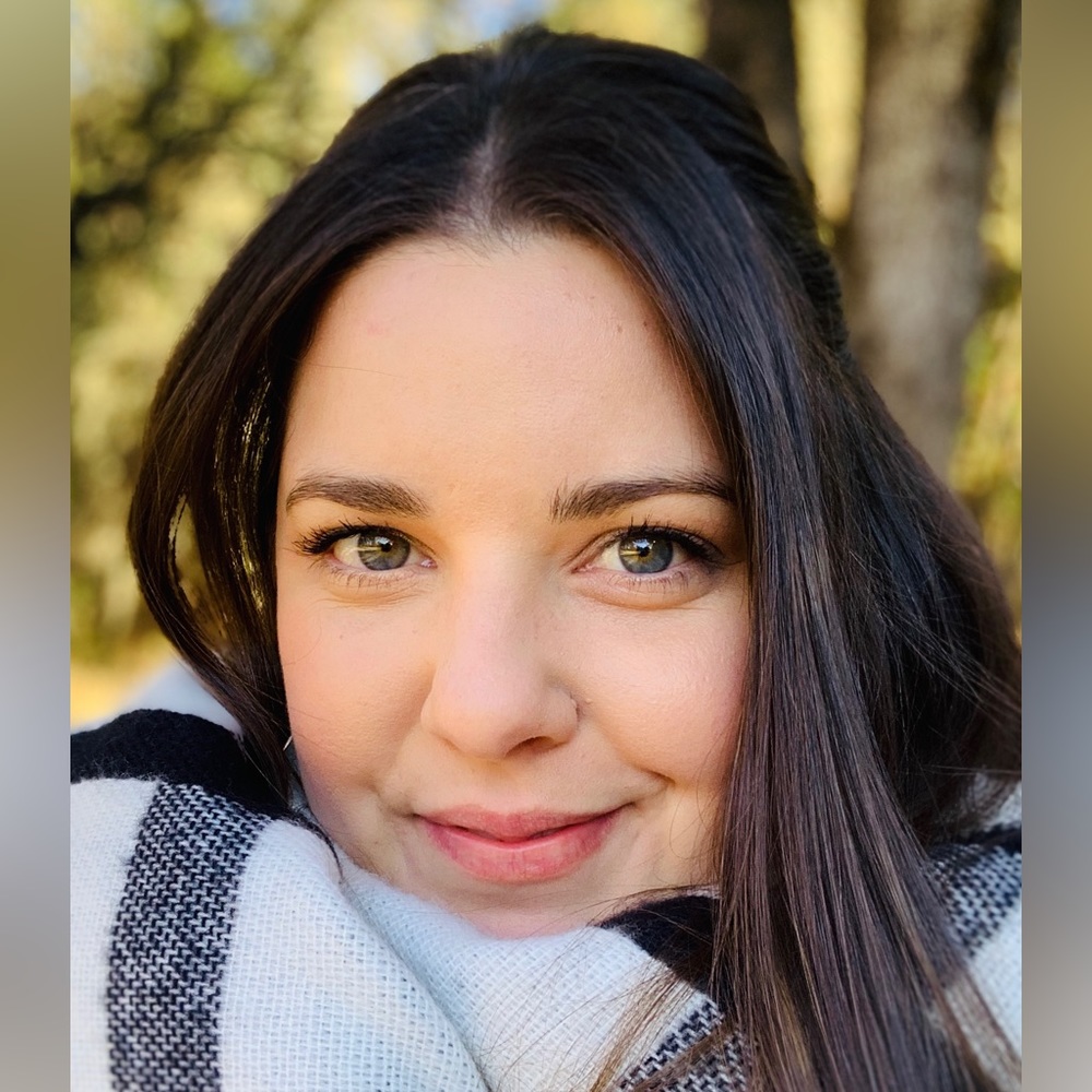 Meet your Posher, Caitlin